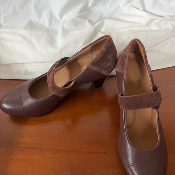 Ziera Mid-Heel Dress Shoes - Picture 3 of 5